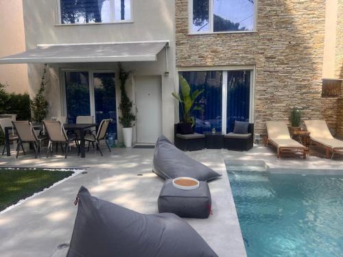 Ishem Villa | Gjiri Lalezit Swimming Pool Beach Villa