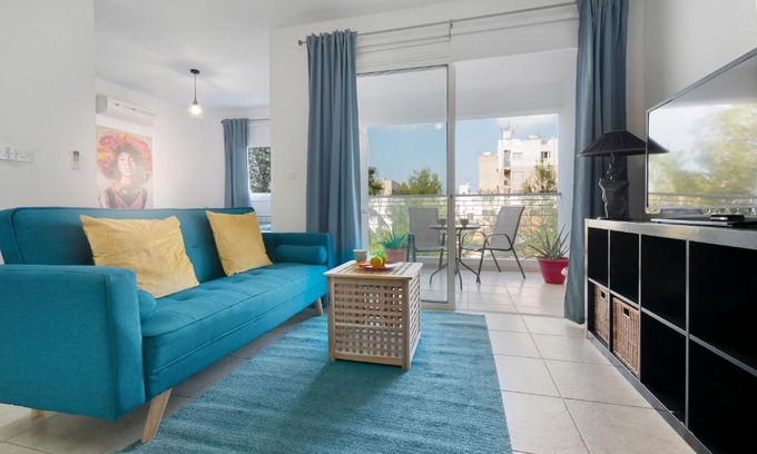 Lykabittos Appartement | Glabur Stays - The Cozy Atelier - Nicosia City, Free Parking & Wifi, Welcomes You!