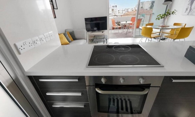 Lykabittos Appartement | Glabur Stays - The Fabulous 2 Bedroom Apt, City Center