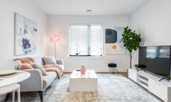 Orange Hôtel | Glam! | 2BR apt | Free Parking