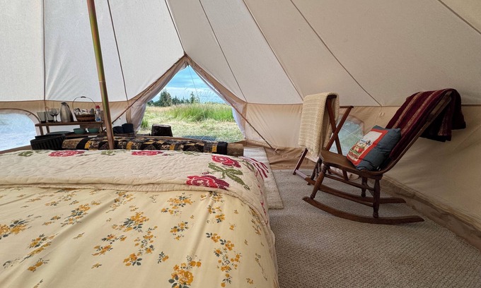 Vashon Island Location De VR | Glamping Bell Tent with Amazing Views of Cascades, Salish Sea & Mt Rainier