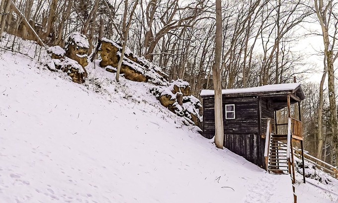 Lynx Cabine | Glamping Cabin | Huge Window | Valley and Cliff Views