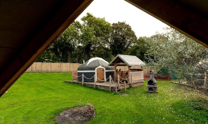 Cromer Location De VR | Glamping luxury Four Person Mongolian yurt - Binham Blue