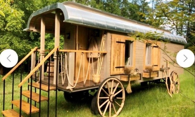 Waldmuenchen Maison | Glamping: relaxation in a circus wagon