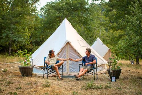 Burnt Ranch Autre | Glamping Tent with Farm Meals, Hike Trails & Kayaks