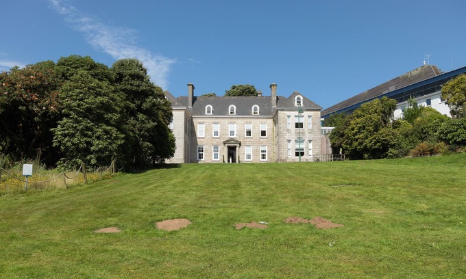 Mabe Hôtel | Glasney Rooms - Student Accommodation