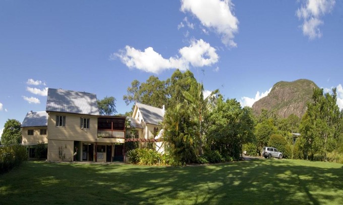Glass House Mountains Cabine | Glass House Mountains Ecolodge