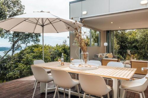 Waiheke Island Maison | Glasshouse - Coast & Country