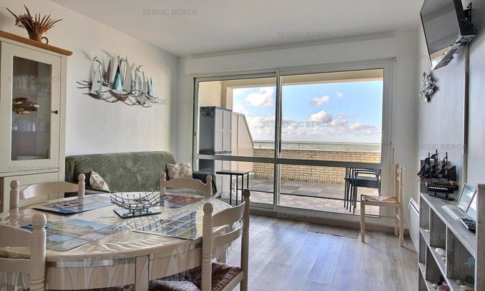 Berck-sur-Mer Appartement | GLB106 : Appt 4 pers, Idéalement situé avec terrasse face mer parking privé