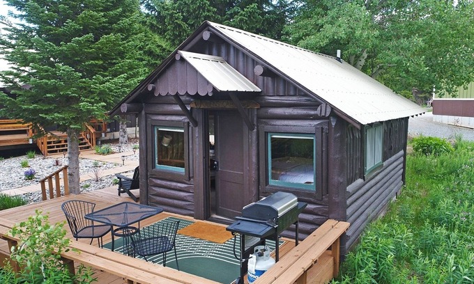 Lazy Acres Cabine | Glen`s Cabin - Roam Property Management