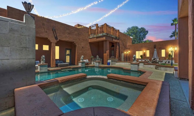 Glendale Maison | Glendale Villa w/Pool, Theater & Game Rooms