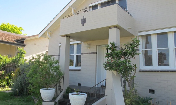 Moonee Ponds Maison | Glengrove @ Moonee Ponds, sleeps 6, big garden