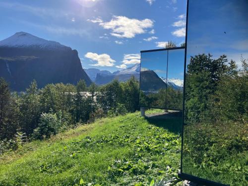 Andalsnes Maison | Glimre Romsdal - Eksklusivt speilhus ved Åndalsnes