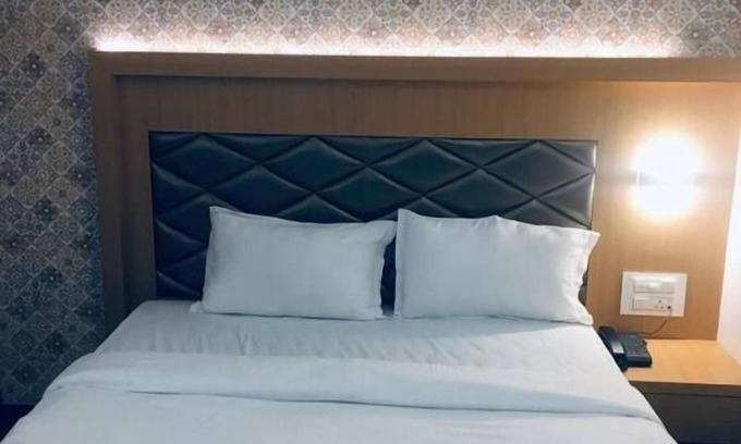 Thane West Hôtel | Glitz Hotels AR Residency