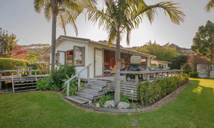 Hahei Maison | Glo's Place - Hahei Holiday Home
