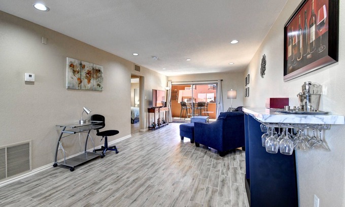Paradise Valley Village Copropriété | 340Golf Course Condo avec vue sur la piscine et les terrains du complexe