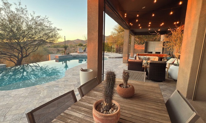 Central Scottsdale Maison | Glorious Sunset Views from a Spacious 5 BR House with Infinity Pool and Spa
