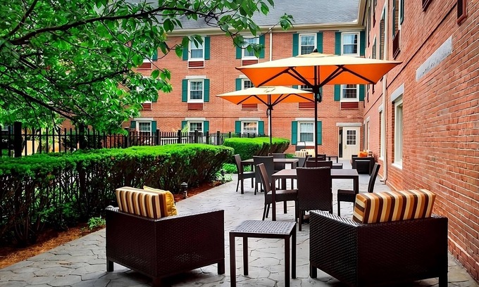 Danvers Appartement | Gloucester Whale Watch Tour! Comfortable Unit, Pet-friendly Property!
