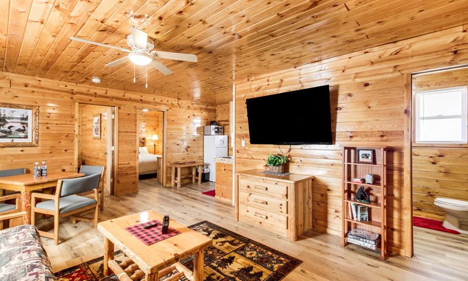 Garrison Cabine | Dock Access: 'Glowacki's Lodge' Lake Group Getaway