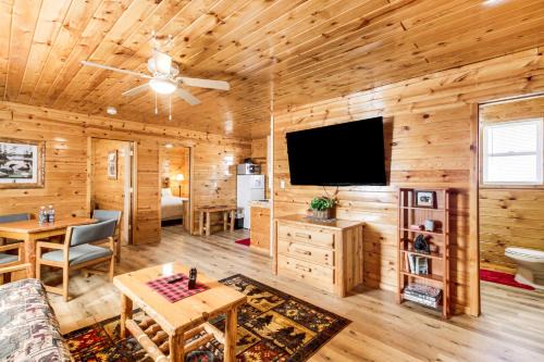 Garrison Maison | Glowackis Lodge Mille Lacs Lake Group Getaway!