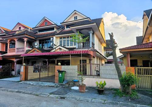 Simee Maison | GLYSM Ipoh Stay