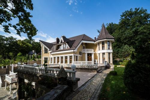Shaian Maison | Gnizdo Golubky