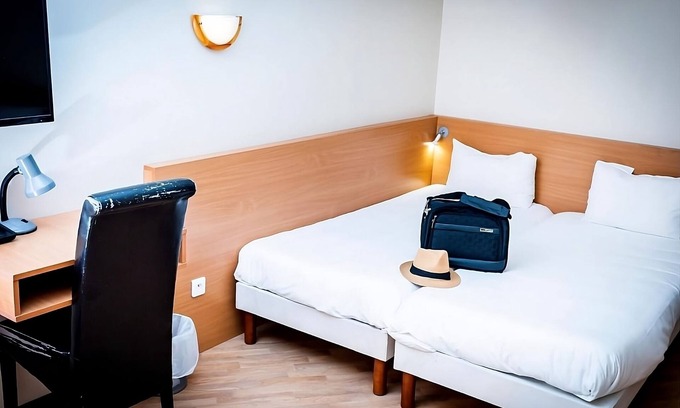 Gap Hôtel | Go Fishing at La Chevrerie de Ceuze! Comfortable Accommodation with Parking!
