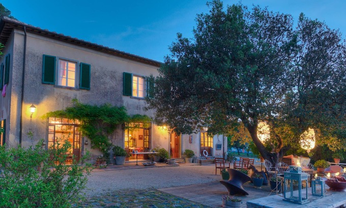 Portoferraio Maison | Magnifique maison de famille, art, design & jacuzzi