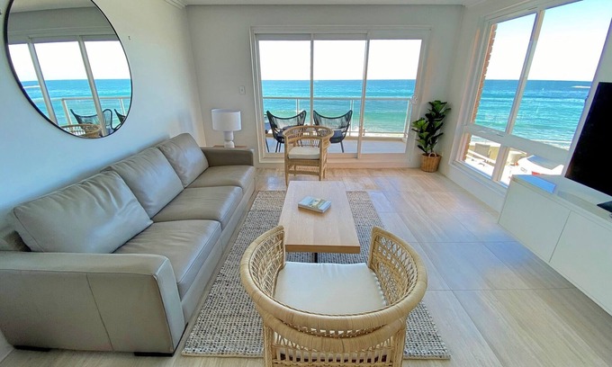 Cronulla Appartement | Gobsmacking Views with Direct Beach Access 2
