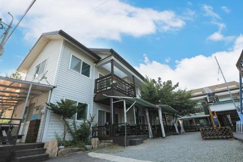 Goesan Maison | Goesan Byeolbit Pension