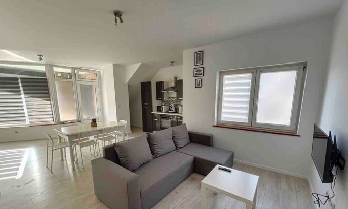 Roux Appartement | Gohysart 51b 1 Bruxelles-Charleroi-airport