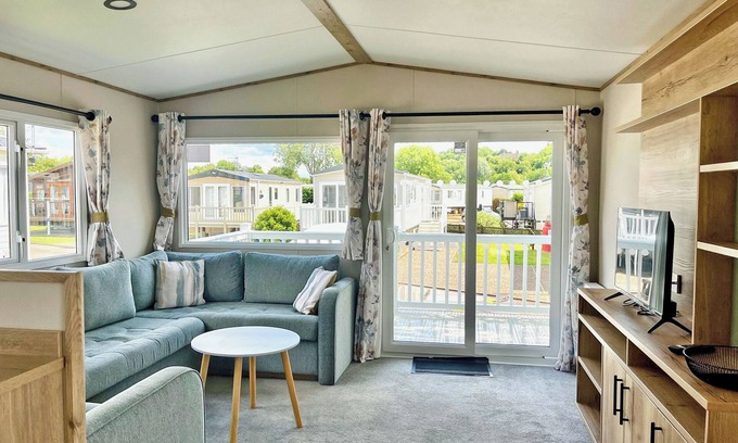 Harvington Maison | Gold Deluxe 2 Bed sleeps 6 Pet friendly