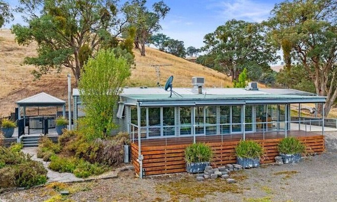 Limestone Maison | Golden Ash Grove Eco Farm