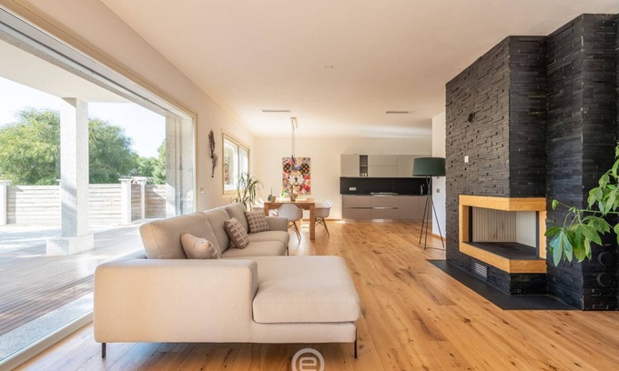 Porto Pino Appartement | Golden Dunes Villa - Garden Retreat