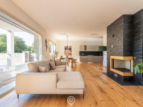 Porto Pino Maison | Golden Dunes Villa - Garden Retreat