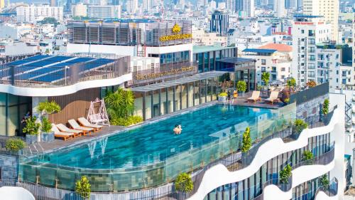Ngu Hanh Son Hôtel | Golden Lotus Grand Da Nang - Panoramic Rooftop Bar & Daily Afternoon Tea