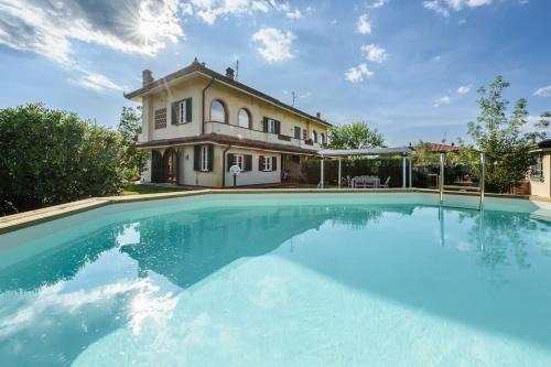 Lido di Camaiore Maison | GOLDEN LUXE - Villa Pool by the Sea
