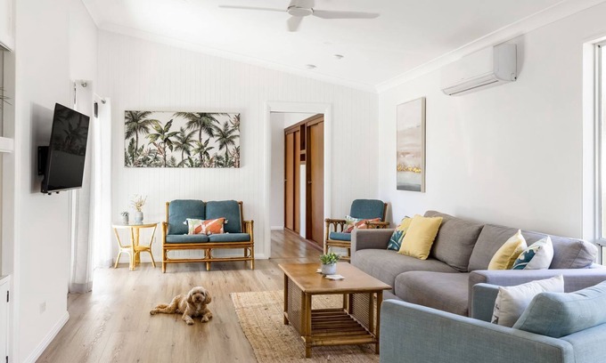 Culburra Beach Maison | Golden Sands - Pet Friendly - 2 Mins Walk to Beach