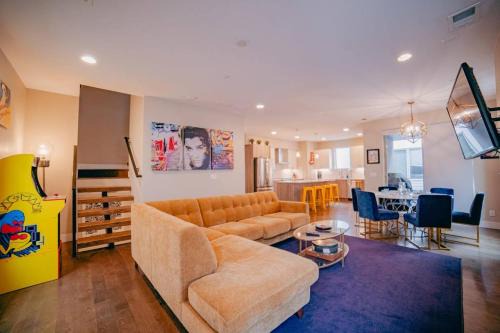 Civic Center Maison | Golden Triangle Townhome At Downtown Denver