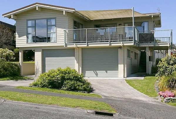 Richmond Heights Maison | Golders Heights - Taupo Holiday Home
