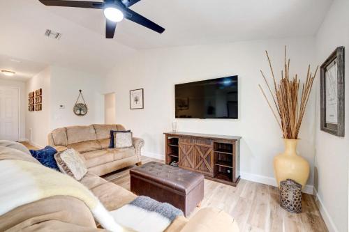 Sun 'N Lake Maison | Golf and Pool Access Pet-Friendly Sebring Home!