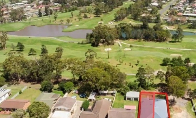 Sanctuary Point Maison | Golf course access, 10 mins to famous Hymans beach
