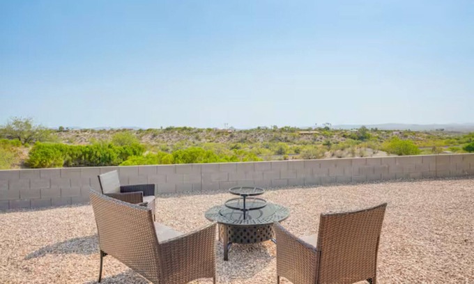 Wickenburg Maison | Golf Course, Mountain Views & Warm Amber Lights Desert Oasis