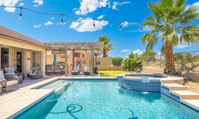 Coldwater Springs Maison | Piscine chauffée sans frais avec 3 lits, 2 salles de bain et un coin de détente sur le parcours de golf