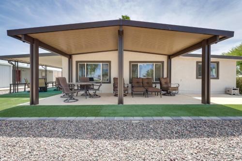 Chandler Maison | Golf Course Views Resort Retreat in Sun Lakes