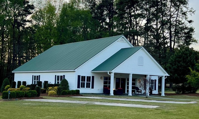 Lemon Springs Maison | Golf Destination w/ Private Driving Range w/ Lights, and Bar.
