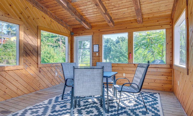 Suncook Maison | Golf, Hike & Explore: Family Home in Pembroke!