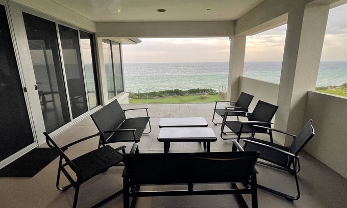 Moonta Bay Maison | "GOLF ON THE GULF"