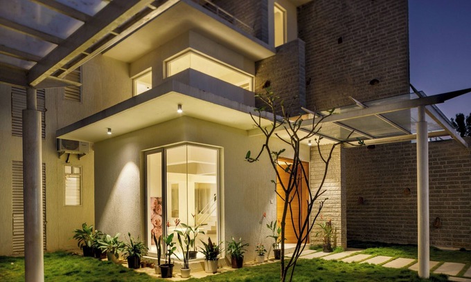 Agara Villa | Golf View Home by Stayjadelawnprojector