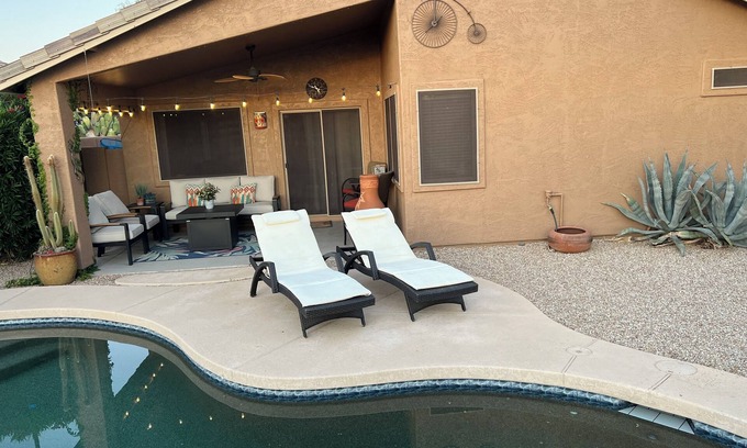 San Tan Valley Maison | Golfer's Paradise!!!-On Johnson Ranch Golf Course with pool!